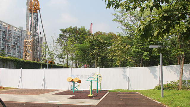 深圳工程施工外圍PVC圍擋 白色PVC圍擋工程案例-市政PVC圍擋-深圳市大通建材有限公司鋼圍擋生產(chǎn)定制廠家